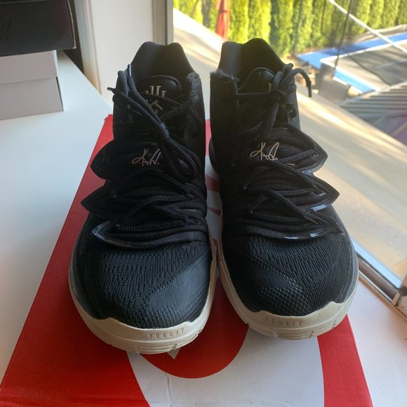 Nike Kyrie 5. main image 2